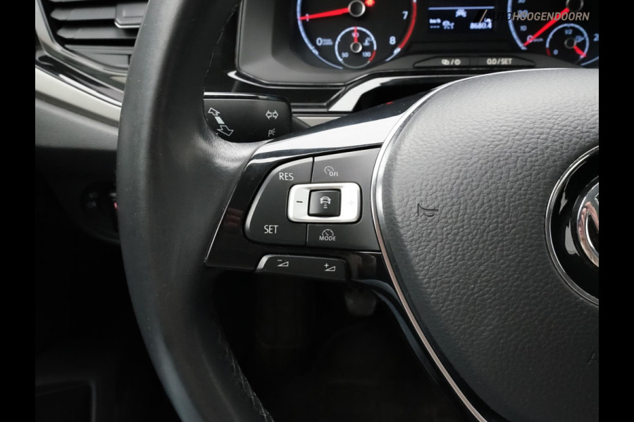 Volkswagen Polo 1.0 TSI Comfortline Sportive (APPLE CARPLAY,LED VERLICHTING,CAMERA,CLIMATE,CRUISE,NIEUWE APK,TREKHAAK,TOPCONDITIE)