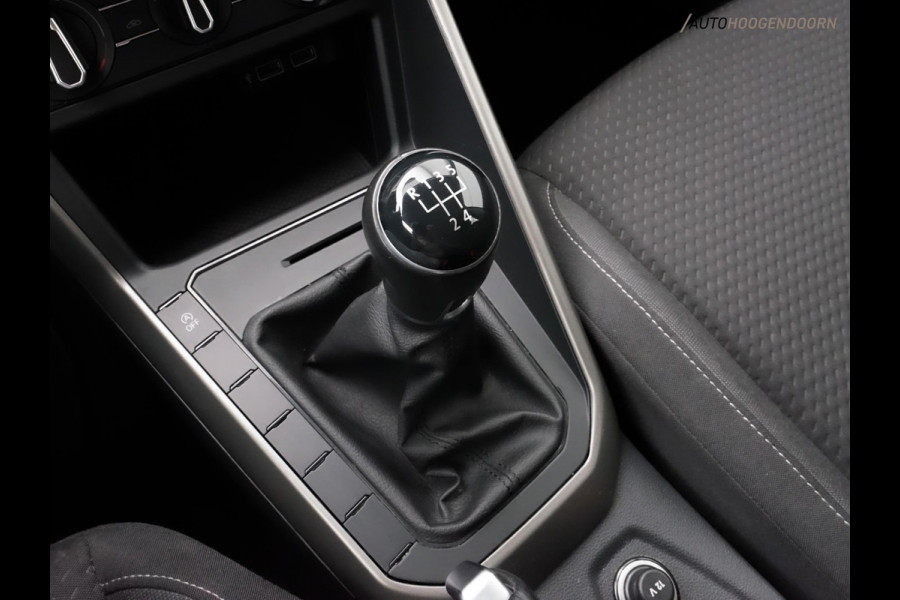 Volkswagen Polo 1.0 TSI Comfortline Sportive (APPLE CARPLAY,LED VERLICHTING,CAMERA,CLIMATE,CRUISE,NIEUWE APK,TREKHAAK,TOPCONDITIE)