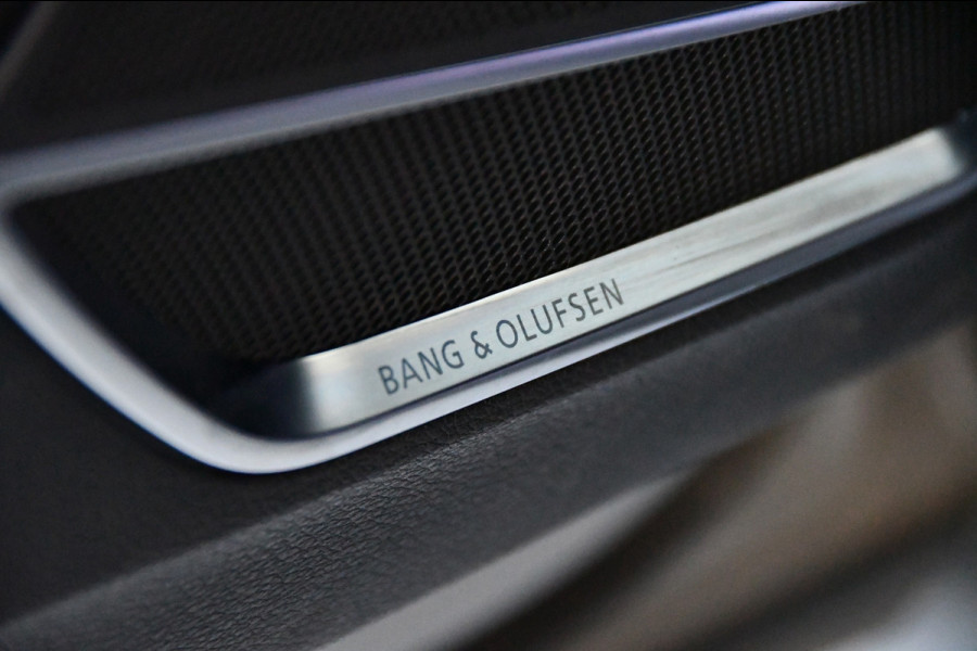 Audi Q3 Sportback 2.5 TFSI RSQ3 Pano*RS Seat*360 Cam*Memory*Sonos