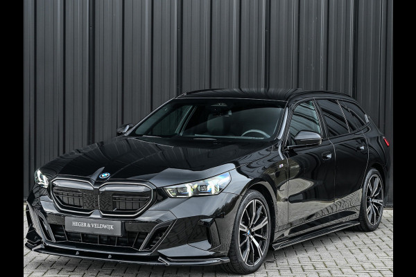 BMW 5 Serie Touring 530e XDRIVE | SHADOW LINE | M-SPORT | COMFORT ACCESS | BOWERS & WILKINS | STUUR- EN STOELVERWARMING | ICONIC GRILL | ACT