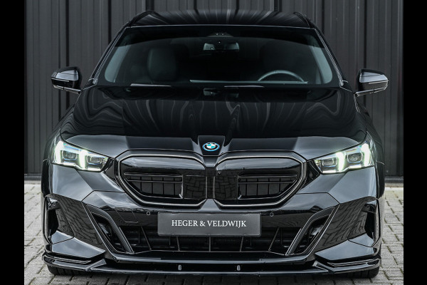 BMW 5 Serie Touring 530e XDRIVE | SHADOW LINE | M-SPORT | COMFORT ACCESS | BOWERS & WILKINS | STUUR- EN STOELVERWARMING | ICONIC GRILL | ACT