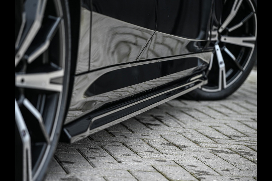 BMW 5 Serie Touring 530e XDRIVE | SHADOW LINE | M-SPORT | COMFORT ACCESS | BOWERS & WILKINS | STUUR- EN STOELVERWARMING | ICONIC GRILL | ACT