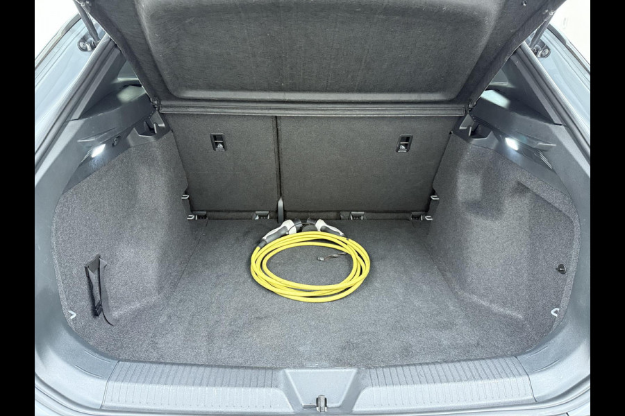 Volkswagen ID.4 Life 77 kWh Stoel & Stuurverwarming | Adaptieve Cruise Control | Rijklaar met 12 mnd BOVAG Garantie | NAVI| PARKEERSENSOREN|