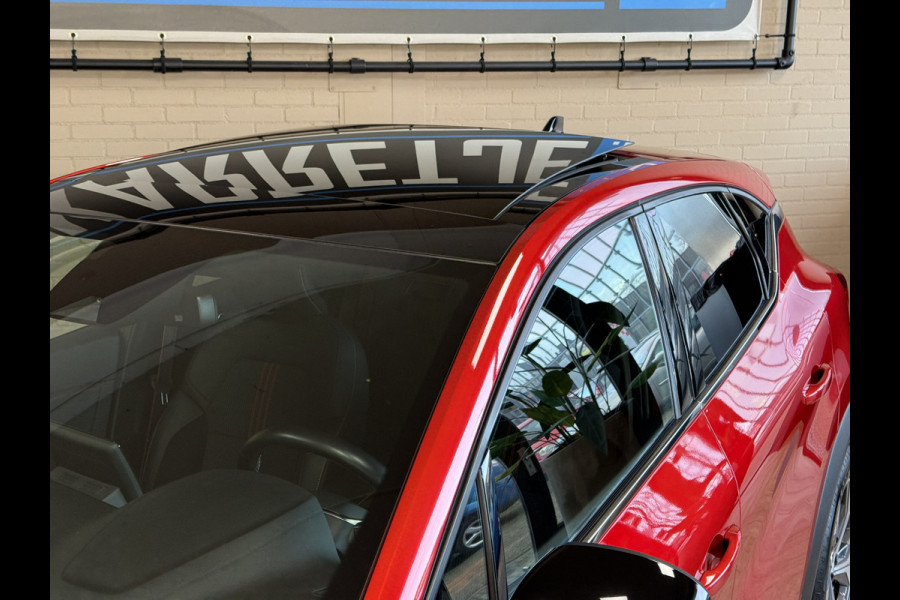 Renault Captur 1.3 TCe 160 R.S. Line | Groot Navi | Pano | Camera | Stoelverwarming | Led | 18" | 100% Dealer onderhouden!