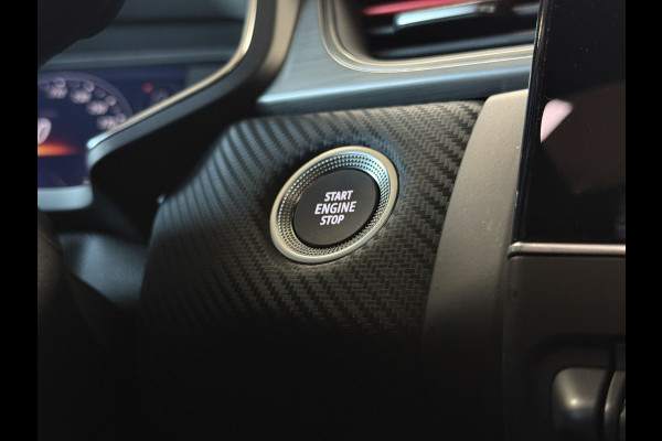 Renault Captur 1.3 TCe 160 R.S. Line | Groot Navi | Pano | Camera | Stoelverwarming | Led | 18" | 100% Dealer onderhouden!