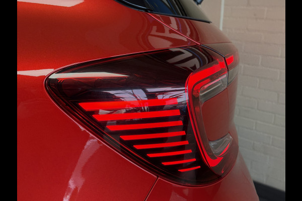 Renault Captur 1.3 TCe 160 R.S. Line | Groot Navi | Pano | Camera | Stoelverwarming | Led | 18" | 100% Dealer onderhouden!