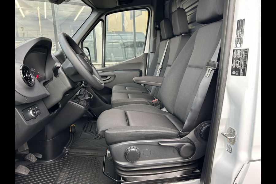 Mercedes-Benz Sprinter 317 CDI L2 H2 MBUX / 360 Camera / Parkeersensoren / Navigatie / Cruise control / Airco / 270 Graden achterdeuren