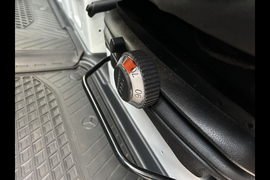 Mercedes-Benz Sprinter 317 CDI L2 H2 MBUX / 360 Camera / Parkeersensoren / Navigatie / Cruise control / Airco / 270 Graden achterdeuren