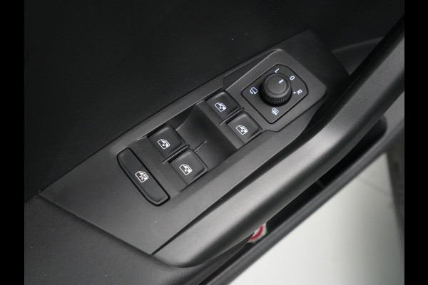 Volkswagen T-Cross 1.0 TSI 115pk DSG Life Edition Navi via App Stoelverwarming Camera Acc Lm Velgen 9