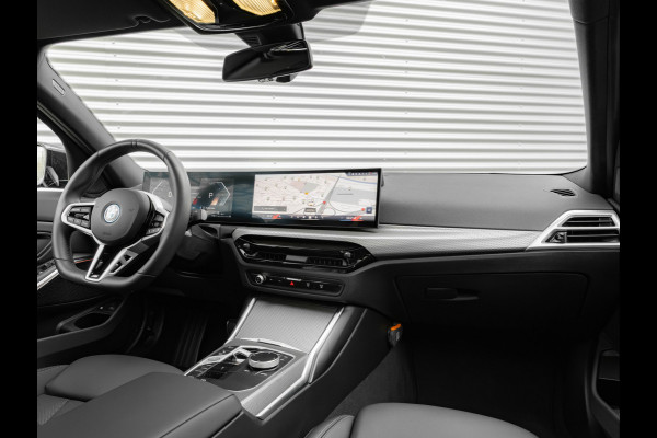 BMW 3-serie 330e M-Sport - LCI 2 - Schuifdak - Trekhaak - Widescreen - Hifi - Camera