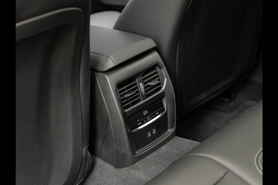 BMW 3-serie 330e M-Sport - LCI 2 - Schuifdak - Trekhaak - Widescreen - Hifi - Camera