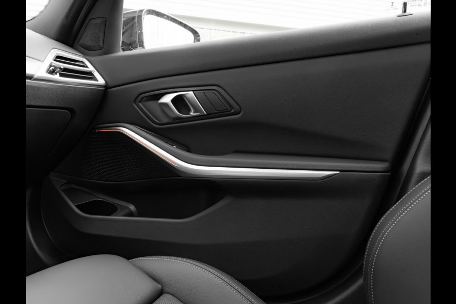 BMW 3-serie 330e M-Sport - LCI 2 - Schuifdak - Trekhaak - Widescreen - Hifi - Camera