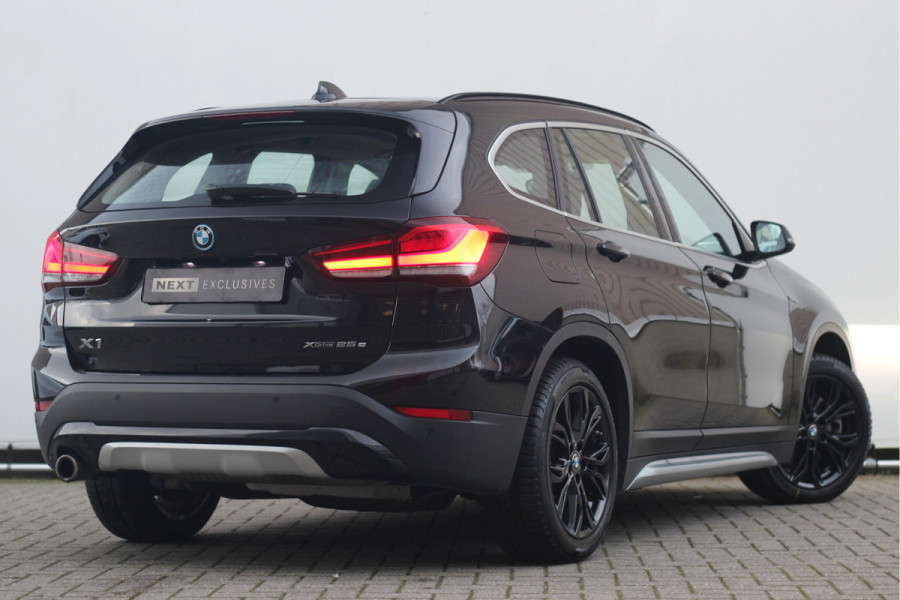 BMW X1 xDrive25e High Executive | Pano | Head-up | Camera | Verwarming