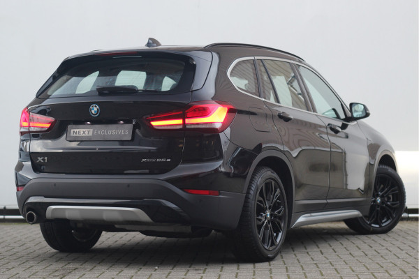 BMW X1 xDrive25e High Executive | Pano | Head-up | Camera | Verwarming