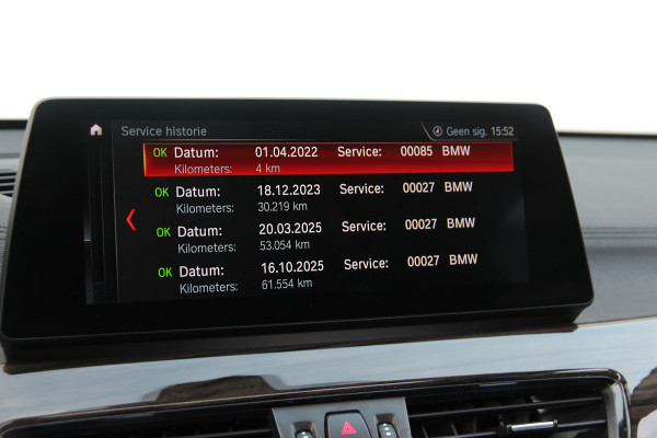 BMW X1 xDrive25e High Executive | Pano | Head-up | Camera | Verwarming