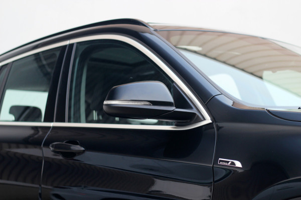 BMW X1 xDrive25e High Executive | Pano | Head-up | Camera | Verwarming