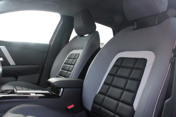 Citroën C4 1.2 Hybrid 145PK MAX | HEAD UP DISPLAY | CAMERA VOOR + ACHTER | NAVIGATIE | DRAADLOZE TELEFOONLADER | FULL LED KOPLAMPEN | DRAADLOZE APPLE CARPLAY/ANDROID AUTO | STOEL/STUUR/VOORRUIT VERWARMING | 18" LICHTMETALEN VELGEN | ADAPTIVE CRUISE CONTROL | CLIMATE CONTROL | LEDEREN BEKLEDING | DAB+ RADIO | KEYLESS ENTRY/START |