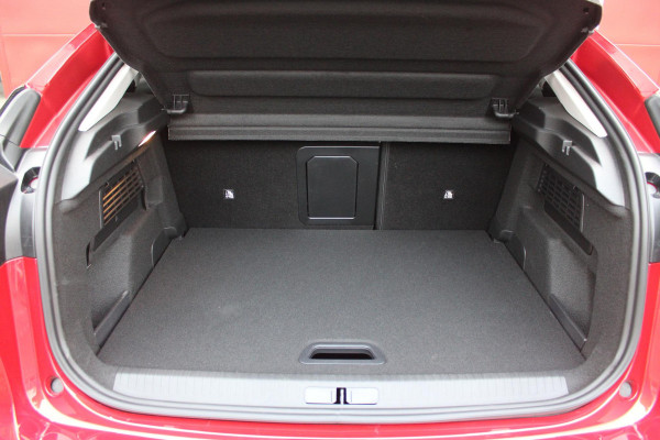 Citroën C4 1.2 Hybrid 145PK MAX | HEAD UP DISPLAY | CAMERA VOOR + ACHTER | NAVIGATIE | DRAADLOZE TELEFOONLADER | FULL LED KOPLAMPEN | DRAADLOZE APPLE CARPLAY/ANDROID AUTO | STOEL/STUUR/VOORRUIT VERWARMING | 18" LICHTMETALEN VELGEN | ADAPTIVE CRUISE CONTROL | CLIMATE CONTROL | LEDEREN BEKLEDING | DAB+ RADIO | KEYLESS ENTRY/START |