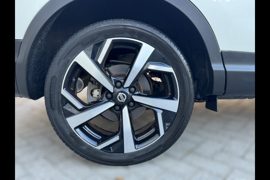 Nissan QASHQAI 1.3 DIG-T Tekna + TREKHAAK AFN. / 360 CAMERA / ST. VERWARMING / PANORAMADAK / NAVIGATIE / CARPLAY / CRUISE / PARELM