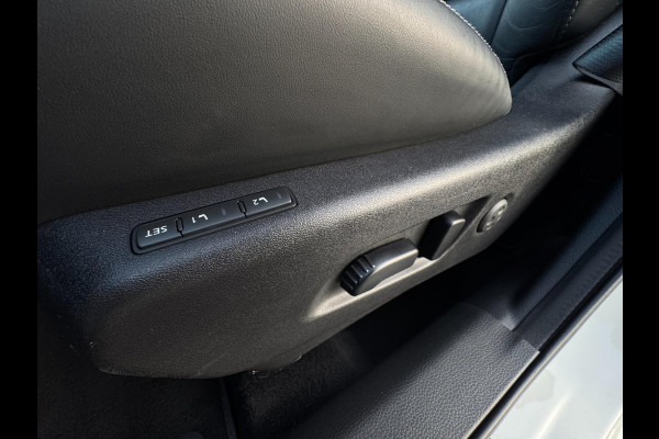 Nissan QASHQAI 1.3 DIG-T Tekna + TREKHAAK AFN. / 360 CAMERA / ST. VERWARMING / PANORAMADAK / NAVIGATIE / CARPLAY / CRUISE / PARELM