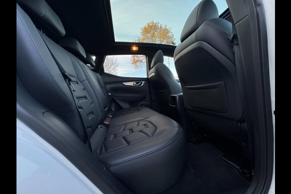 Nissan QASHQAI 1.3 DIG-T Tekna + TREKHAAK AFN. / 360 CAMERA / ST. VERWARMING / PANORAMADAK / NAVIGATIE / CARPLAY / CRUISE / PARELM