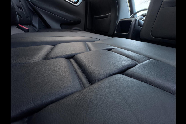 Nissan QASHQAI 1.3 DIG-T Tekna + TREKHAAK AFN. / 360 CAMERA / ST. VERWARMING / PANORAMADAK / NAVIGATIE / CARPLAY / CRUISE / PARELM