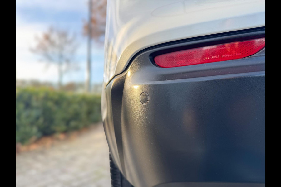 Nissan QASHQAI 1.3 DIG-T Tekna + TREKHAAK AFN. / 360 CAMERA / ST. VERWARMING / PANORAMADAK / NAVIGATIE / CARPLAY / CRUISE / PARELM