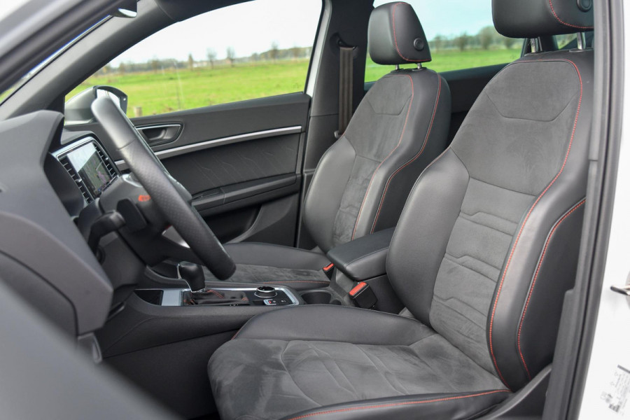 Seat Ateca 1.5 TSI FR Business Intense. Pano, ACC, Beats, Sfeer, Keyless, Camera, Stuurvw, 19'', CarPlay!