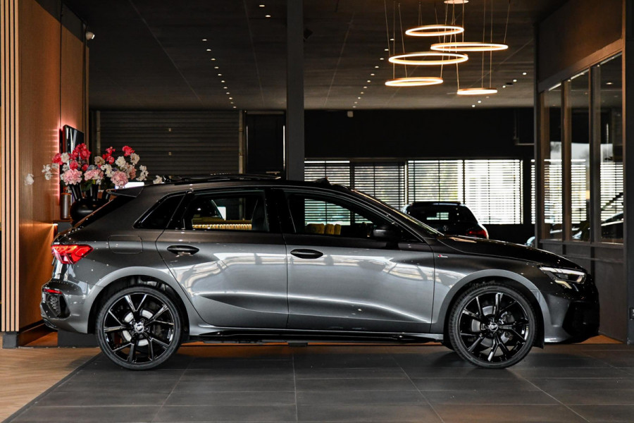 Audi A3 Sportback 40 TFSI e 3x S-Line. RS Zetels, Pano, ACC, Keyless, Camera, Matrix, 19'', CarPlay!