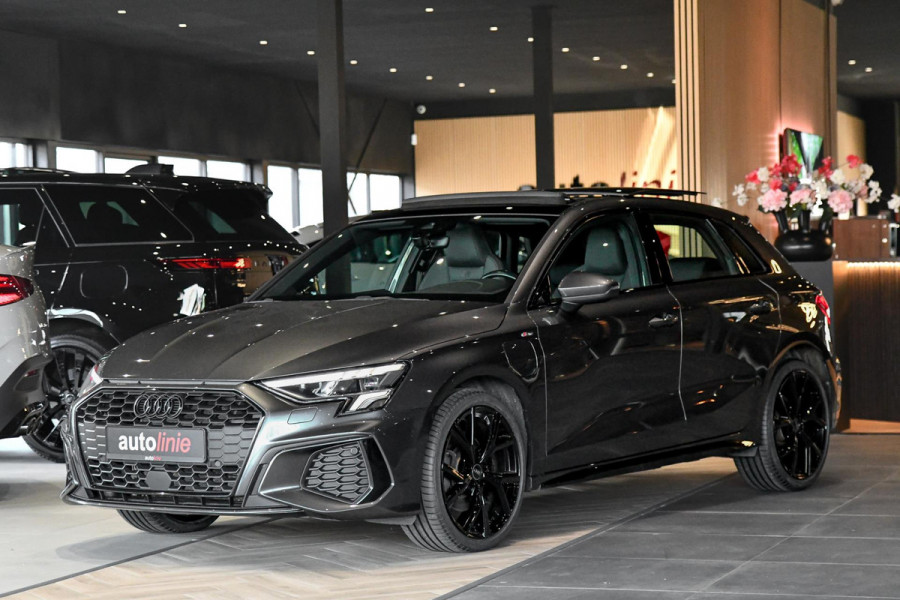 Audi A3 Sportback 40 TFSI e 3x S-Line. RS Zetels, Pano, ACC, Keyless, Camera, Matrix, 19'', CarPlay!