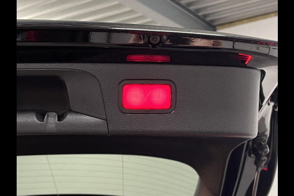 Mercedes-Benz GLC 300e 4MATIC Trekhaak | Adaptive Cruise control | Open dak | Memory seats | Ambiente verlichting | Stoelverwarming