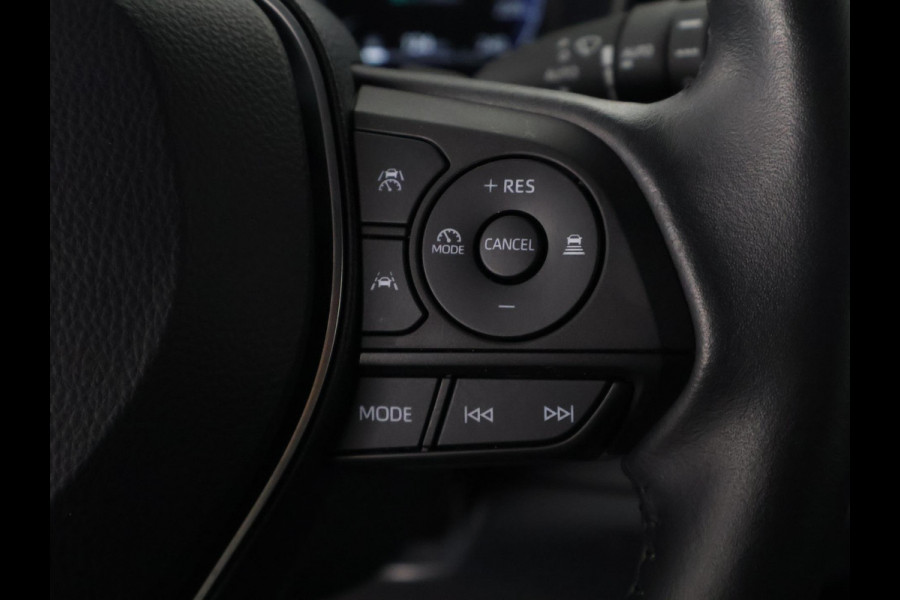 Toyota Corolla High Power Hybrid 200 Dynamic | Dodehoek detectie | Stuur-/Stoelverwarming | Parkeersensoren | Apple Carplay & AndroidAUTO