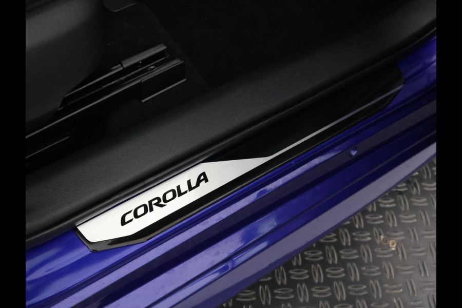Toyota Corolla High Power Hybrid 200 Dynamic | Dodehoek detectie | Stuur-/Stoelverwarming | Parkeersensoren | Apple Carplay & AndroidAUTO