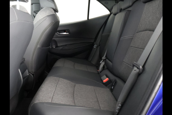 Toyota Corolla High Power Hybrid 200 Dynamic | Dodehoek detectie | Stuur-/Stoelverwarming | Parkeersensoren | Apple Carplay & AndroidAUTO