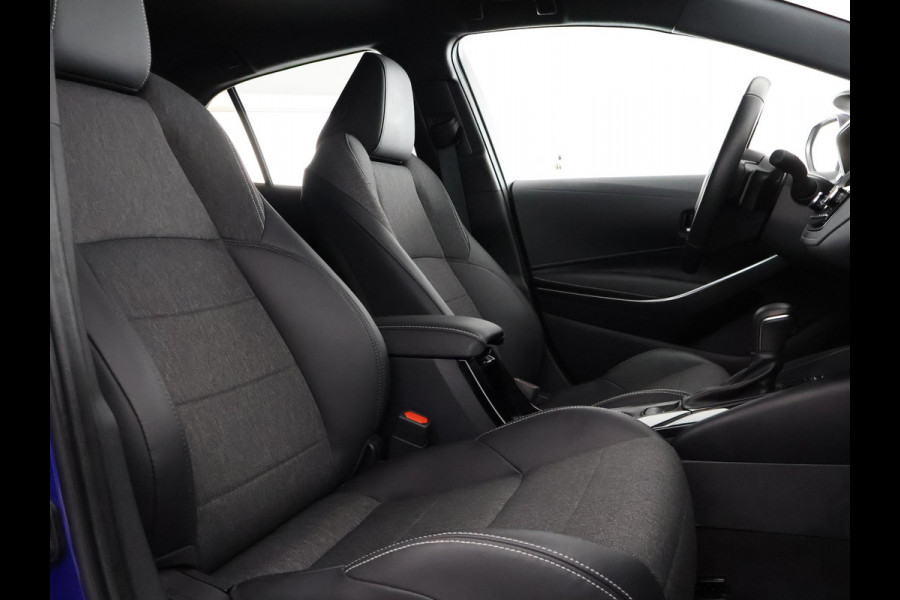 Toyota Corolla High Power Hybrid 200 Dynamic | Dodehoek detectie | Stuur-/Stoelverwarming | Parkeersensoren | Apple Carplay & AndroidAUTO