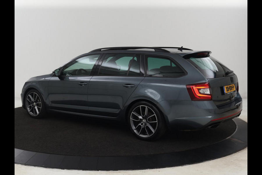 Škoda Octavia 2.0 TSI RS 245 Business | Panoramadak | Stoelverwarming | Adaptive cruise | Camera | Carplay | Achterbankverwarming | Full LED | Keyless | Navigatie