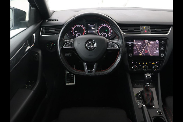 Škoda Octavia 2.0 TSI RS 245 Business | Panoramadak | Stoelverwarming | Adaptive cruise | Camera | Carplay | Achterbankverwarming | Full LED | Keyless | Navigatie