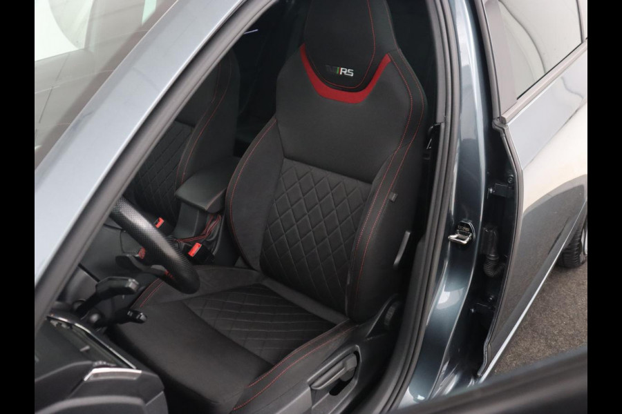 Škoda Octavia 2.0 TSI RS 245 Business | Panoramadak | Stoelverwarming | Adaptive cruise | Camera | Carplay | Achterbankverwarming | Full LED | Keyless | Navigatie