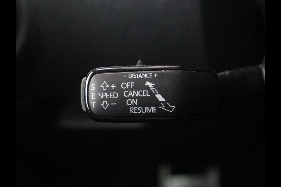 Škoda Octavia 2.0 TSI RS 245 Business | Panoramadak | Stoelverwarming | Adaptive cruise | Camera | Carplay | Achterbankverwarming | Full LED | Keyless | Navigatie