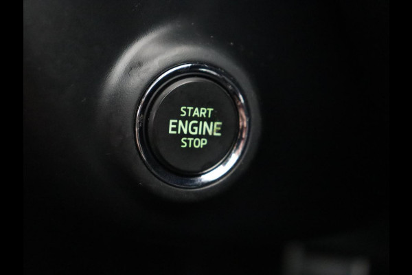 Škoda Octavia 2.0 TSI RS 245 Business | Panoramadak | Stoelverwarming | Adaptive cruise | Camera | Carplay | Achterbankverwarming | Full LED | Keyless | Navigatie