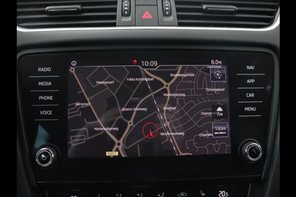 Škoda Octavia 2.0 TSI RS 245 Business | Panoramadak | Stoelverwarming | Adaptive cruise | Camera | Carplay | Achterbankverwarming | Full LED | Keyless | Navigatie