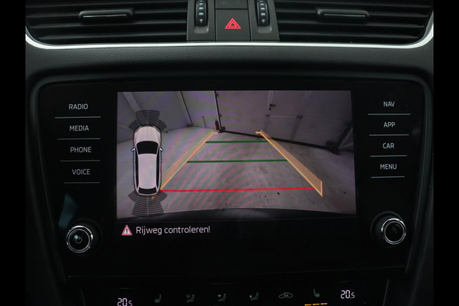 Škoda Octavia 2.0 TSI RS 245 Business | Panoramadak | Stoelverwarming | Adaptive cruise | Camera | Carplay | Achterbankverwarming | Full LED | Keyless | Navigatie
