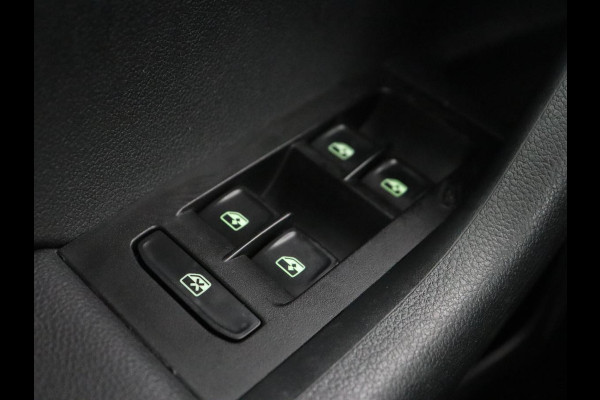 Škoda Octavia 2.0 TSI RS 245 Business | Panoramadak | Stoelverwarming | Adaptive cruise | Camera | Carplay | Achterbankverwarming | Full LED | Keyless | Navigatie