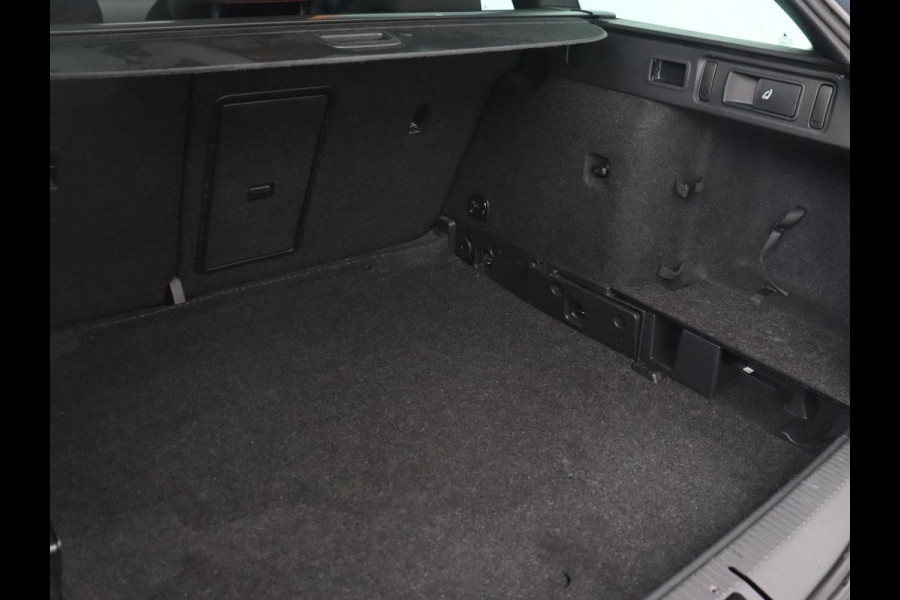 Škoda Octavia 2.0 TSI RS 245 Business | Panoramadak | Stoelverwarming | Adaptive cruise | Camera | Carplay | Achterbankverwarming | Full LED | Keyless | Navigatie