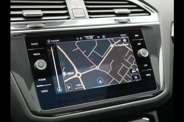 Volkswagen Tiguan 1.4 TSI eHybrid Elegance Plug In Hybrid 245pk PHEV | Panodak | IQ Light | Adaptive Cruise | Alcantara Sportstoelen Verwarmd | Apple Carplay | Sfeerverlichting | Stuur Verwarmd | Navigatie | Virtual | DAB |