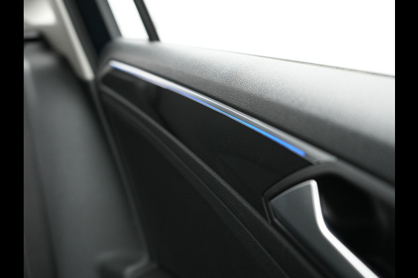 Volkswagen Tiguan 1.4 TSI eHybrid Elegance Plug In Hybrid 245pk PHEV | Panodak | IQ Light | Adaptive Cruise | Alcantara Sportstoelen Verwarmd | Apple Carplay | Sfeerverlichting | Stuur Verwarmd | Navigatie | Virtual | DAB |