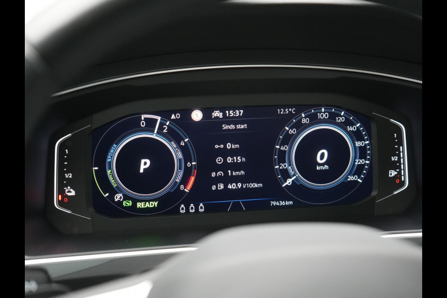 Volkswagen Tiguan 1.4 TSI eHybrid Elegance Plug In Hybrid 245pk PHEV | Panodak | IQ Light | Adaptive Cruise | Alcantara Sportstoelen Verwarmd | Apple Carplay | Sfeerverlichting | Stuur Verwarmd | Navigatie | Virtual | DAB |