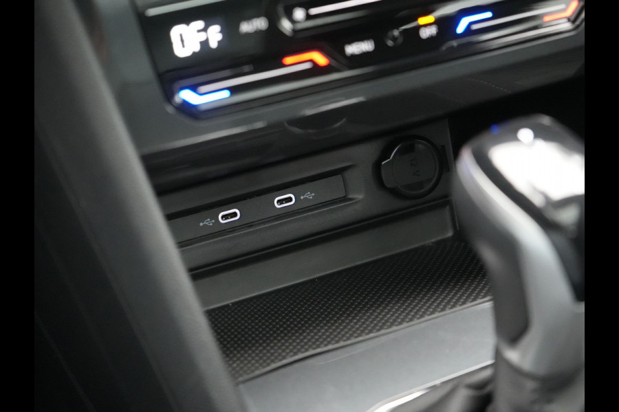 Volkswagen Tiguan 1.4 TSI eHybrid Elegance Plug In Hybrid 245pk PHEV | Panodak | IQ Light | Adaptive Cruise | Alcantara Sportstoelen Verwarmd | Apple Carplay | Sfeerverlichting | Stuur Verwarmd | Navigatie | Virtual | DAB |
