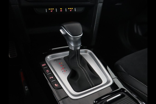 Kia Ceed 1.5 T-GDi GT-Line | Trekhaak | Stoel & stuurverwarming | Leder/Alcantara | Camera | Adaptive cruise | Park Assist | Climate control | Full LED | Carplay | Navigatie | Sportstoelen