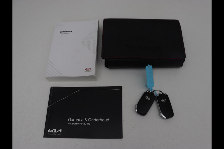 Kia Ceed 1.5 T-GDi GT-Line | Trekhaak | Stoel & stuurverwarming | Leder/Alcantara | Camera | Adaptive cruise | Park Assist | Climate control | Full LED | Carplay | Navigatie | Sportstoelen